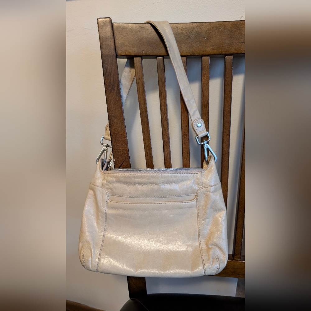 HOBO brand cream leather shoulder clutch purse